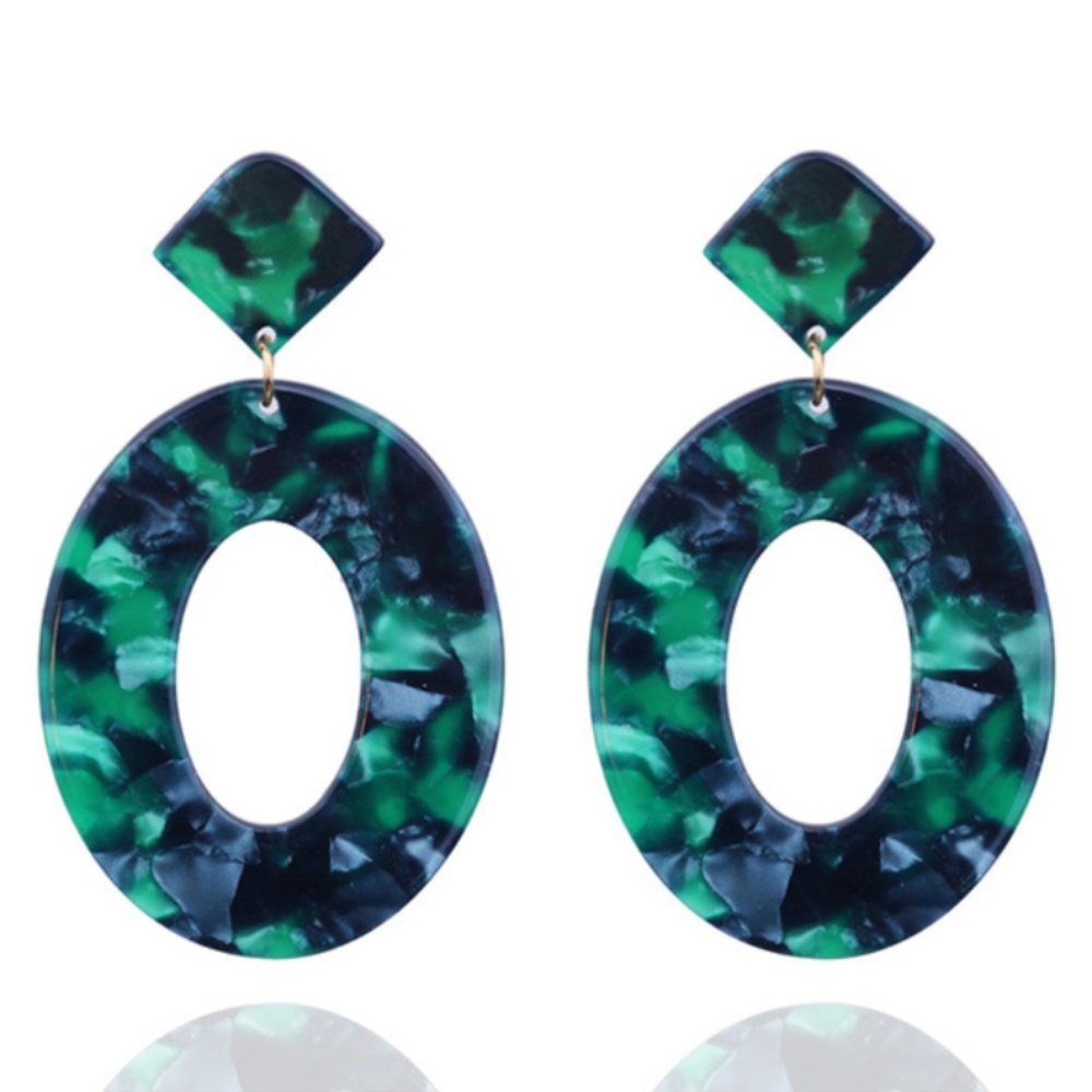 🆕 Oval Resin Drop Earrings - Green